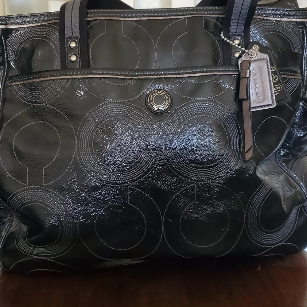 Coach Patent Leather diaper tote bag - Picture 16 of 16